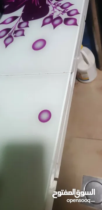 كنب وطاولة كزاز مورده مع الكراسي