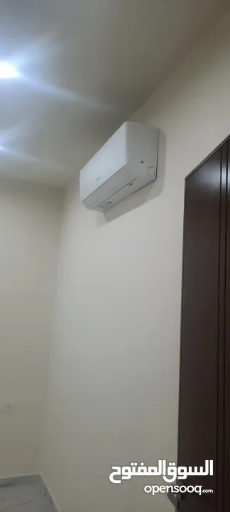 مكتب او عياده سوبر ديلوكس مساحة 78متر  الطابق الثالث موقع مميز ... .... ..... ...... ....... .......