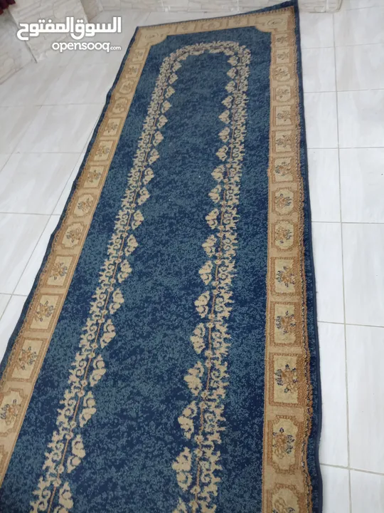 للبيع  سجاد عدد 7 دعاسات عدد 5 ماكينة قهوه شغاله ما فيها شي كلهم مع بعض