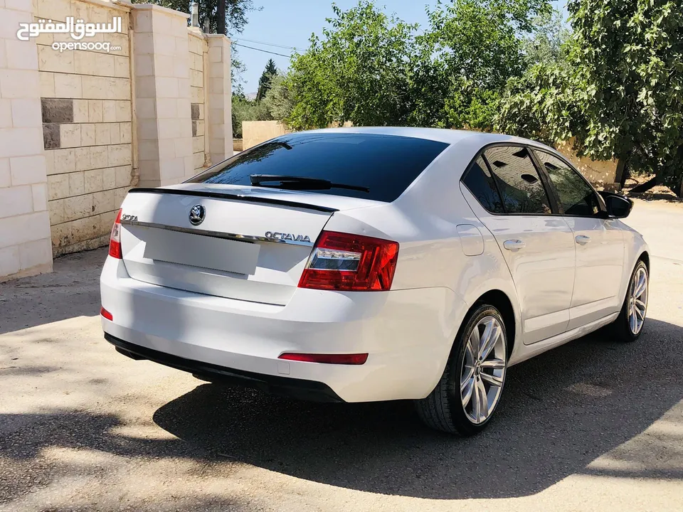 اوكتافيا 2016