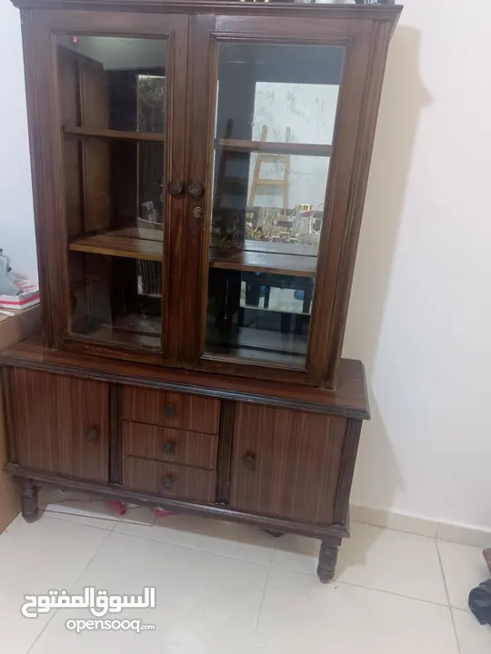 طاوله سفره وبوفي استعمال عرسان شبه جديد