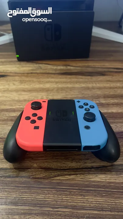 جهاز Nintendo switch استعمال بنت بحالة ممتازة مع pro controller واكسسوارات