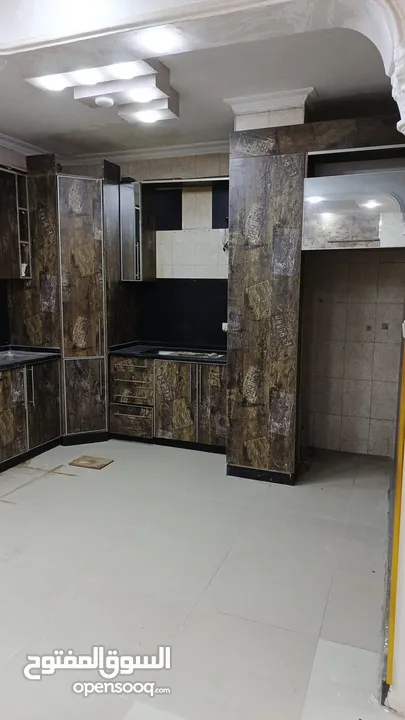 عمارة طابقية مميزة جداً للبيع عبارة 4 طوابق / القويسمة