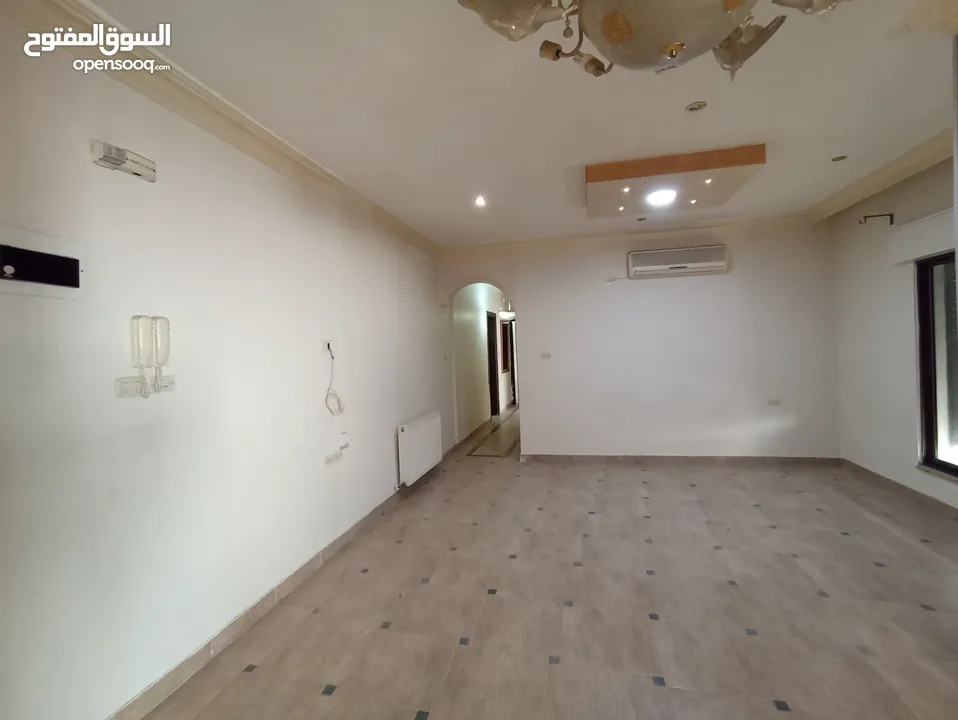 شقة غير مفروشة للإيجار 200م2 ( Property 18990 )-175072800