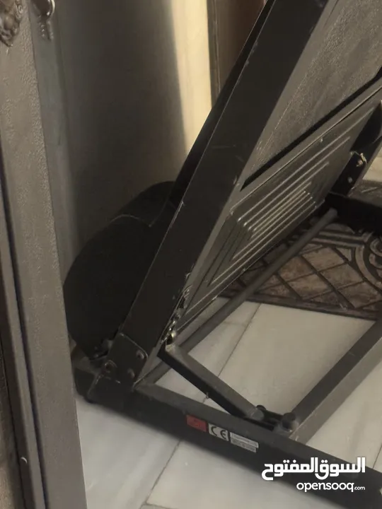 جهاز مشي رياضي
