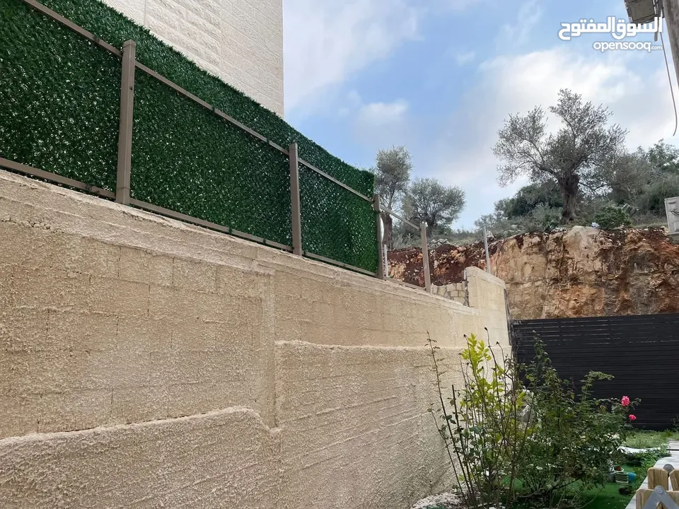 شقه للبيع في الطيره خلف المدرسه الانجيليه مع حديقه