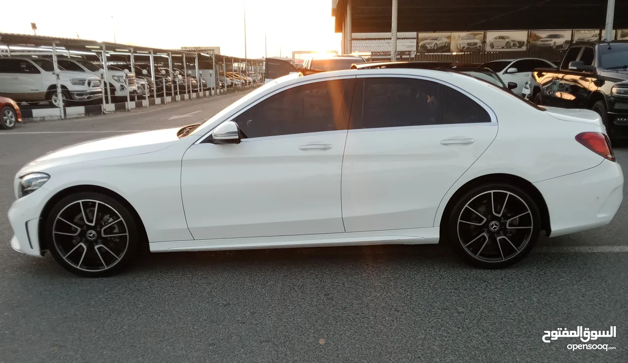 Mercedes-Benz C 200 V4 2.0 L Full Option Model 2021 (agency status)