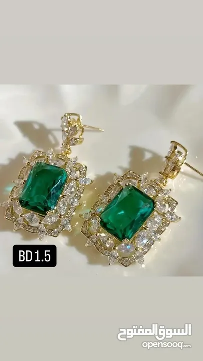 Ladies assorted accessories excellent quality and in affordable price . Amazing collections