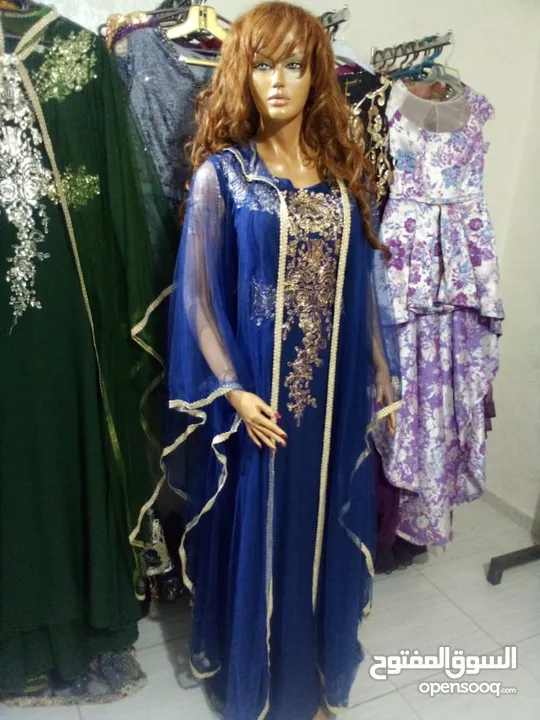 فساتين للبيع بسعر مغري