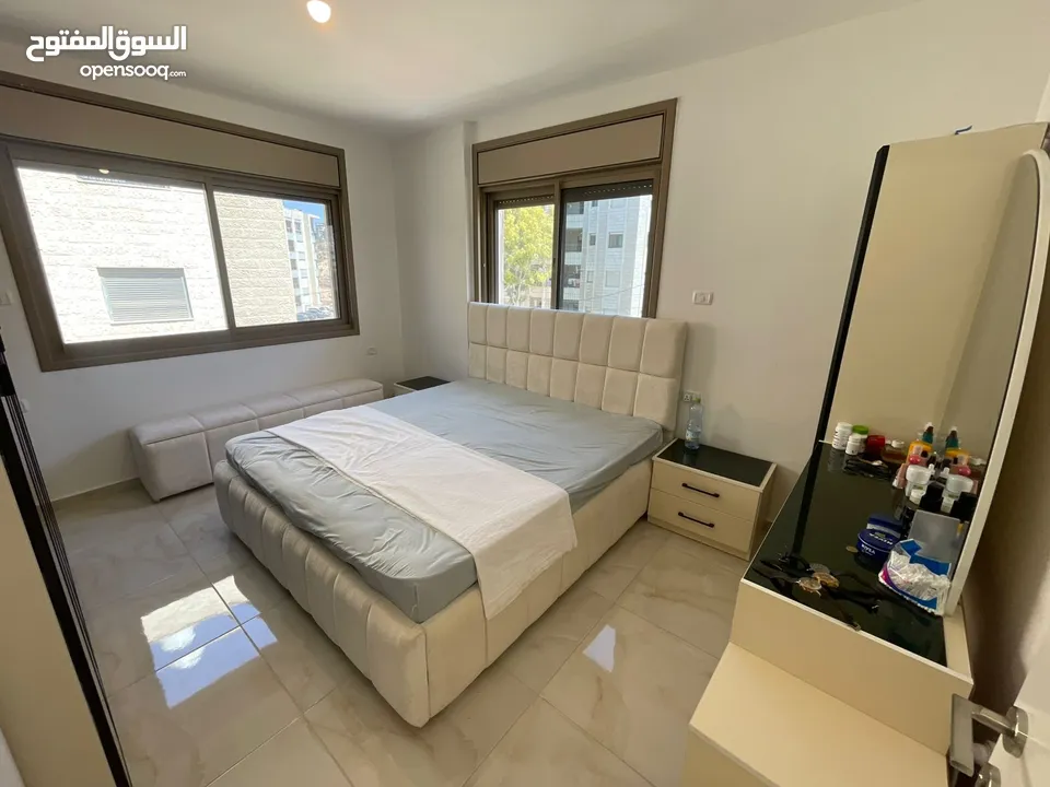 شقة جديدة مشطبة ديلوكس بمساحة 100 متر طابق 2 غرفتين نوم مع مطبخ بعين مصباح للبيع مع العفش أو بدونه