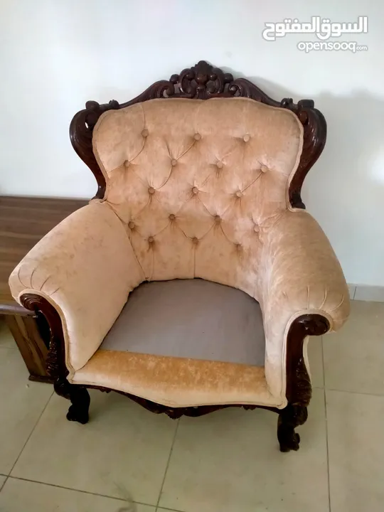 طقم كنب  حفر مصري بحالة الوكالة تنجيد جديد سبع مقاعد طقم كنب حفر مصري بحالة الوكالة تنجيد ممتاز