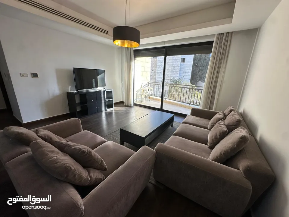 شقه مفروشه للأيجار في الدوار الرابع ( Property 42000 )-175064011