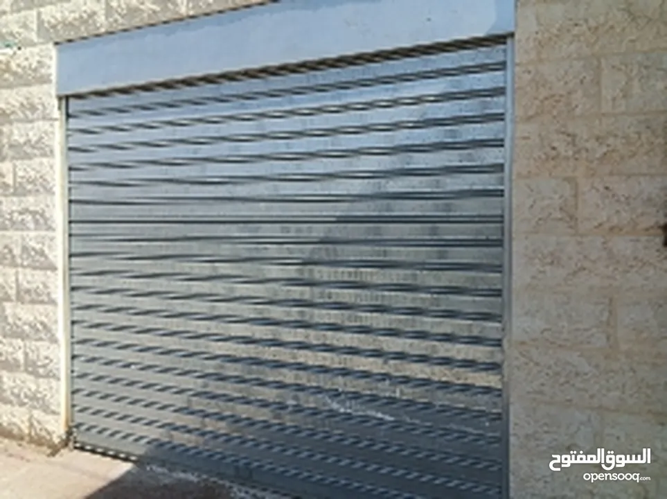 4 محلات للايجار