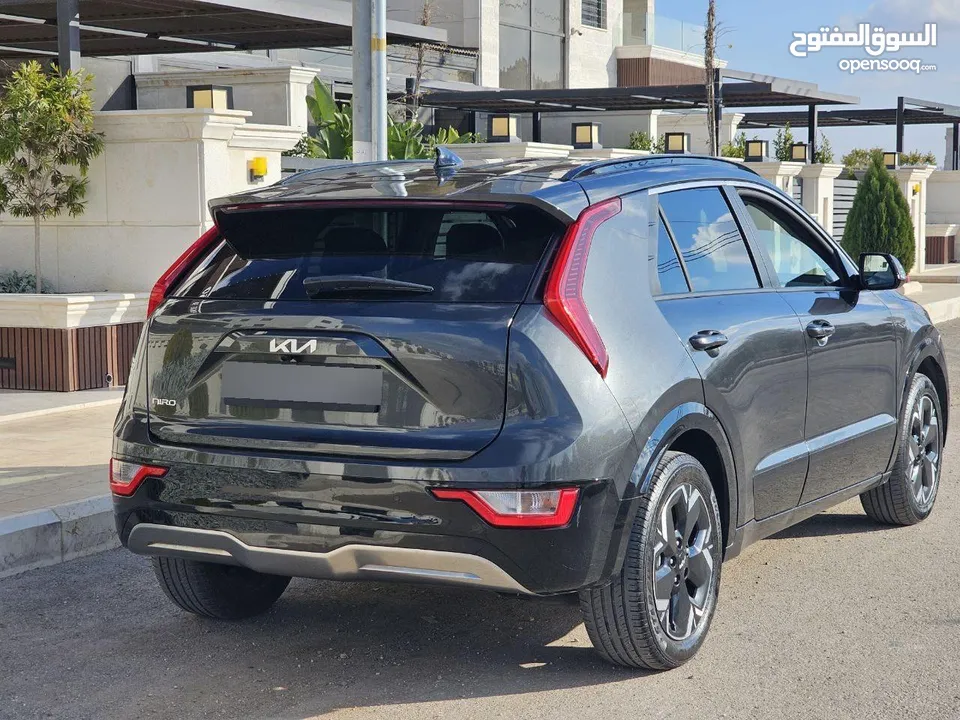 كيا نيرو 2023 كهرباء ممشى قليل فحص اوتوسكور +B  و4 جيد حرة جديد احدث شكل  KIA NIRO 2023 Electric