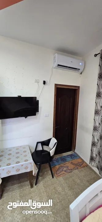 ستوديو مفروش مرتب مكيف  فرب المستشفى العربي