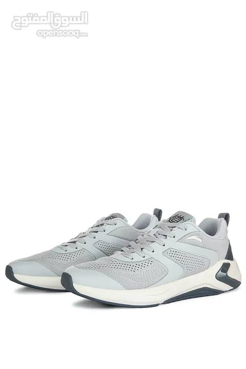 Anta original men shose size 44  fits 43 also