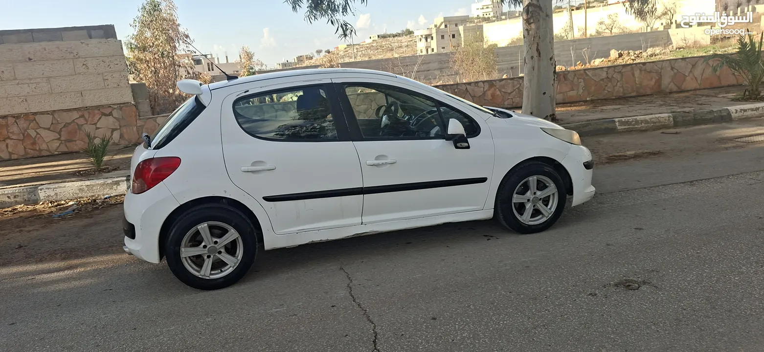 بيجو 207موديل 2009_اتومتيك _ماتور 1600-بنزين اصل برايفت _فحص الف صلاة النبي نظيفة من الاخر