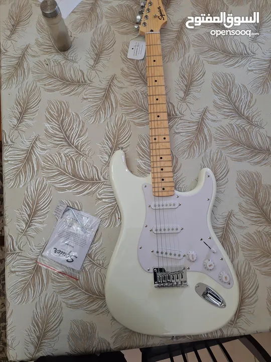 FENDER SQUIRE ELECTRIC GUITAR WHITE COLOR