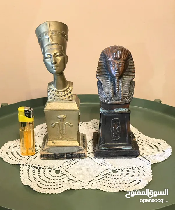 (نوادر نحاسية) أطباق تعليق وديكورات قديمة مميزة.