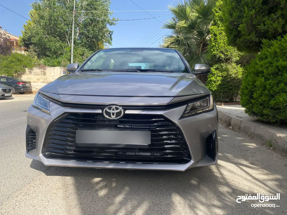 تويوتا يارس ياباني اصلي  لاتزال على كفالة الشركة موديل  2023 للبيع الشكل الجديد