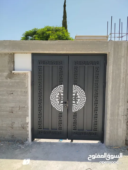 تفصيل ابواب وحراسات ودرزينات وكل شي يخص عالم الحديد