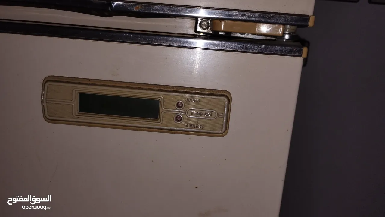 ثلاجة اكما acma kar666 الأمريكية جبارة تبريد وتجميدها قوي ممتاز مع قاعدتها.