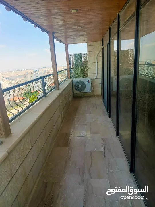 شقة طابق ثالث مع روف ضاحية الرشيد