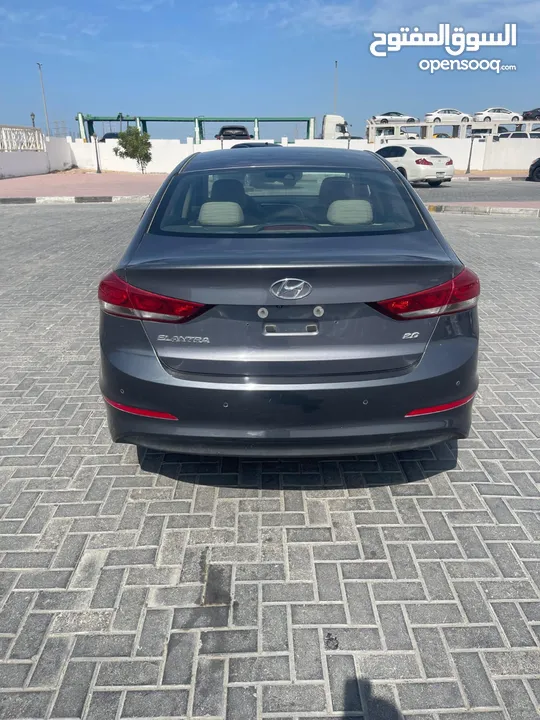 Hyundai elantra 2.0 GCC