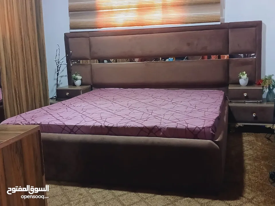 للبيع غرفه نوم تركي كامله مع فرشه نضيفه