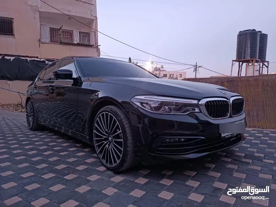 فل بنزين BMW 530i sport line 2020