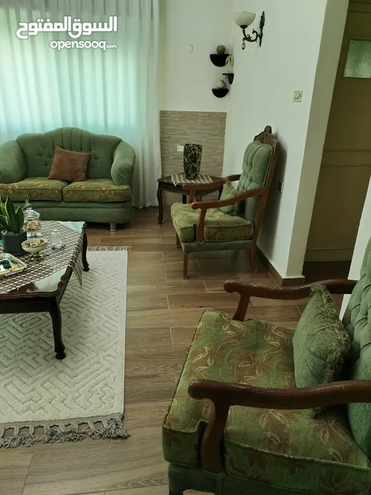 طقم كنب ضيوف 8 مقاعد للبيع
