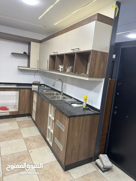 مطبخ جديد غير مستخدم  مقاس 3 * 3 من دون الرخامات