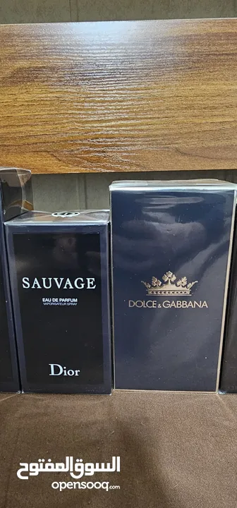 مجموعه عطور شخصيه اصليه متكونة من 11 قطعه متنوعه للبيع شرط الفحص والتاكد