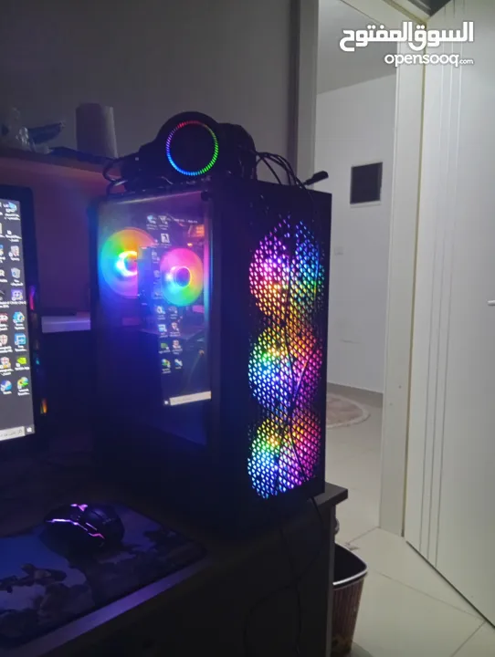 كمبيوتر مع العاب  المواصفات 16g رام  كرت شاشة GTX 960 4g معالج i7 جيل سادس مساحة واحد تيرا