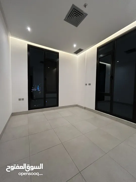 For rent luxury 2 bedrooms unfurnished in salmiya