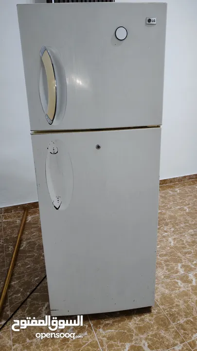 ثلاجة ال جي مستعمل لون ابيض...