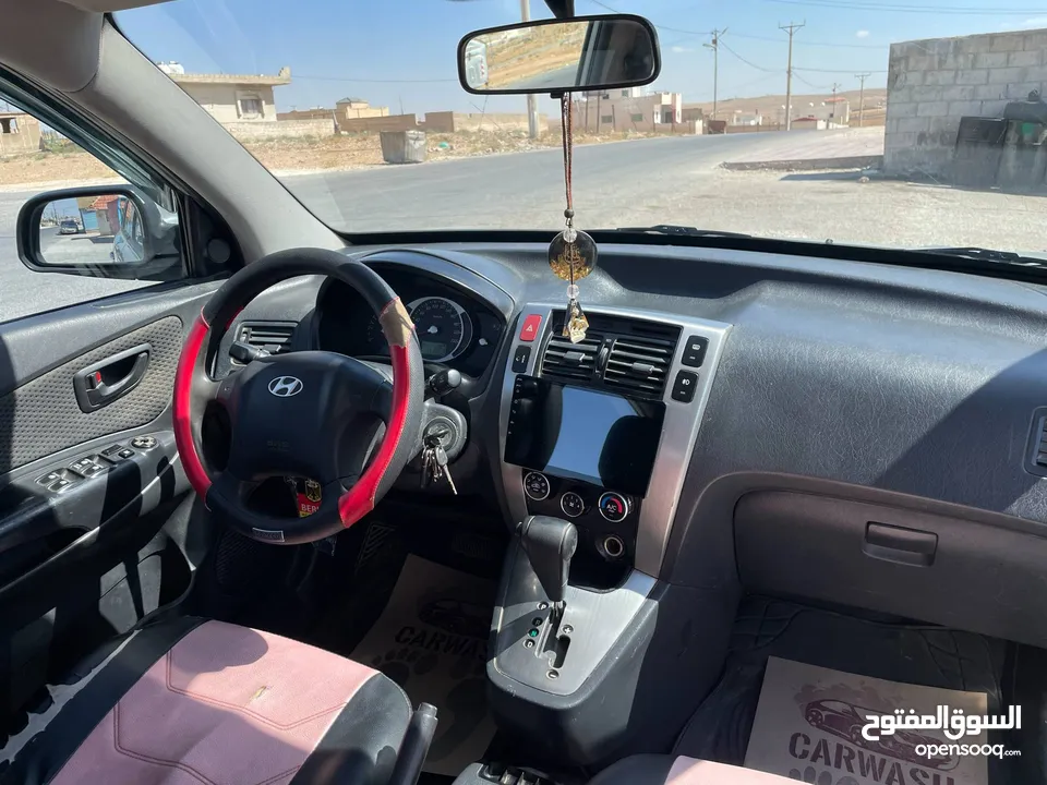 هيونداي توسان بحالة ممتازة جدا فحص كامل 7 جيد ومالك اول بالاردن للبيع