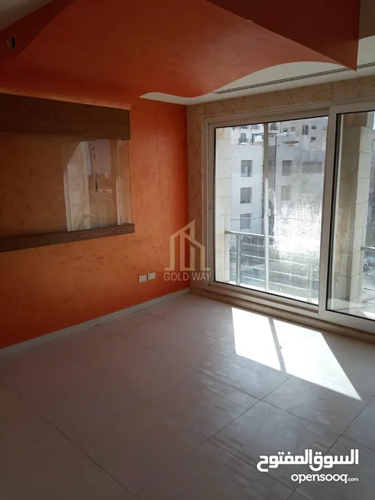 في أجمل مناطق الرابيه شقة طابق ثالث للبيع 249م بسعر مميز / ref 9545