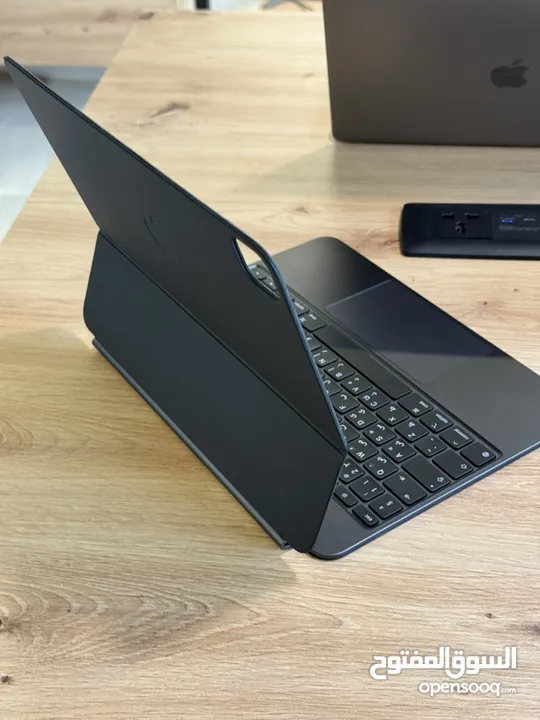 MagicKeyboard M4 13-inch Arabic