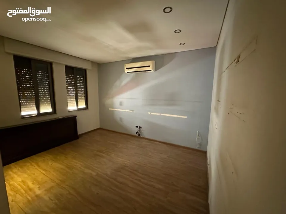 فيلا فاخره سوبر ديلوكس للايجار في منطقه الصويفيه