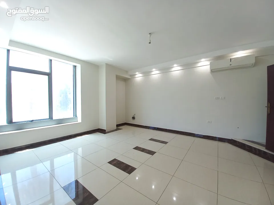 Unfurnished Apartment For Rent In Um Uthaina  ( Property 33614 )-174563284