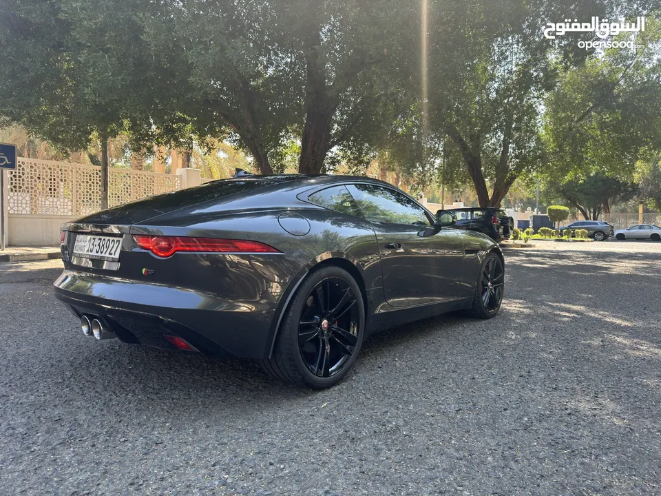 جاكوار F TYPE S ماشي 61 ألف