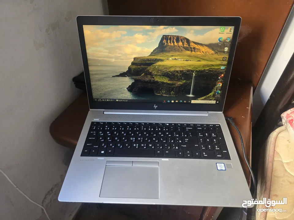 لابتوب hp للبيع بمواصفات رائعة للاستعمال اجامعي و المكتبي و المدرسي