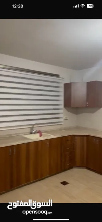 ثلاث غرف نوم غير مفروشة للايجار