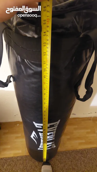 كيس ملاكمة طوله تقريبا 140cm