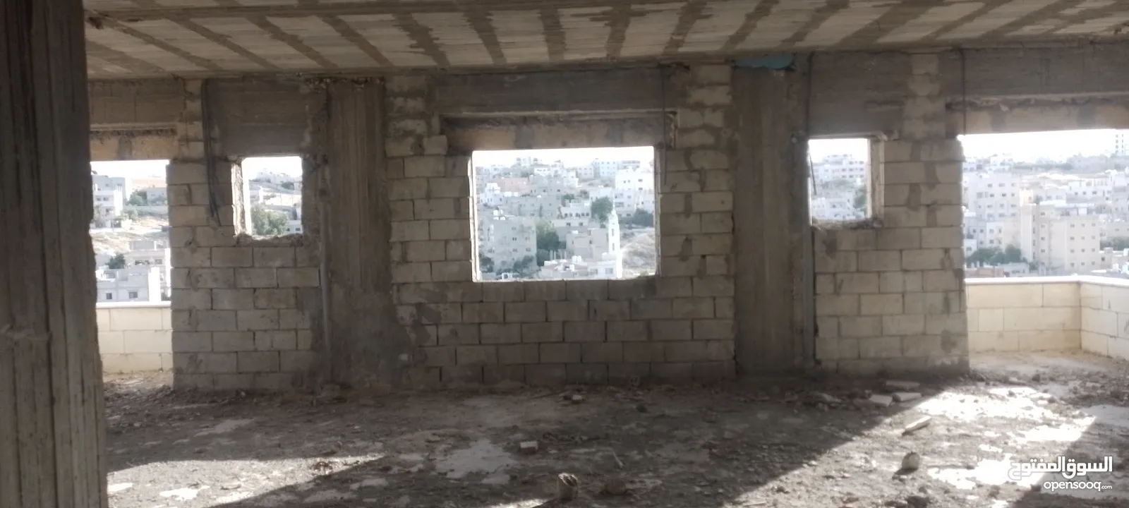 عماره سكنيه في صالحية العابد مكونه من أربع طوابق  وكراج وبئر ماء 60 متر وكوشان مستقل جميع الخدمات