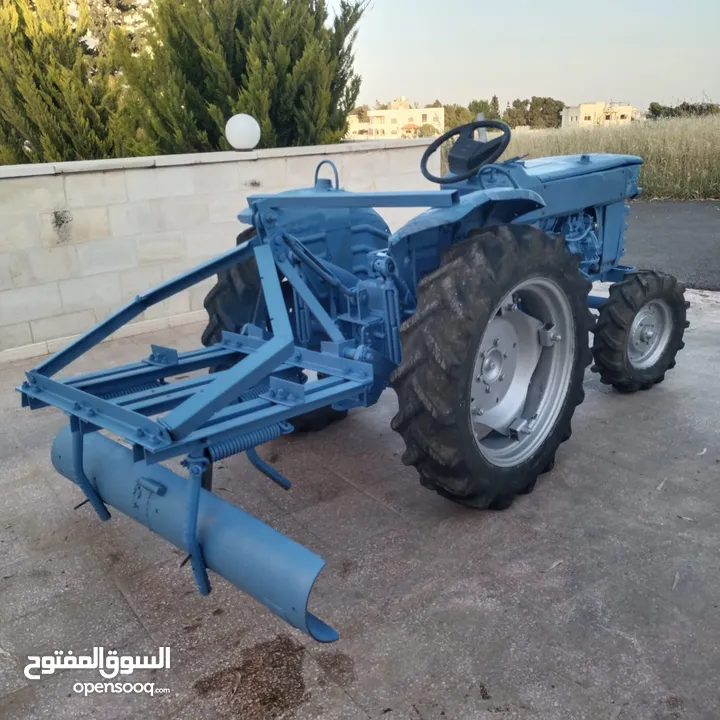 تركتراسكي للبيع مستعجل
