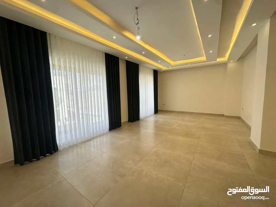 شقة شبه مفروشة للايجار في الظهير ( Property 38884 ) سنوي فقط