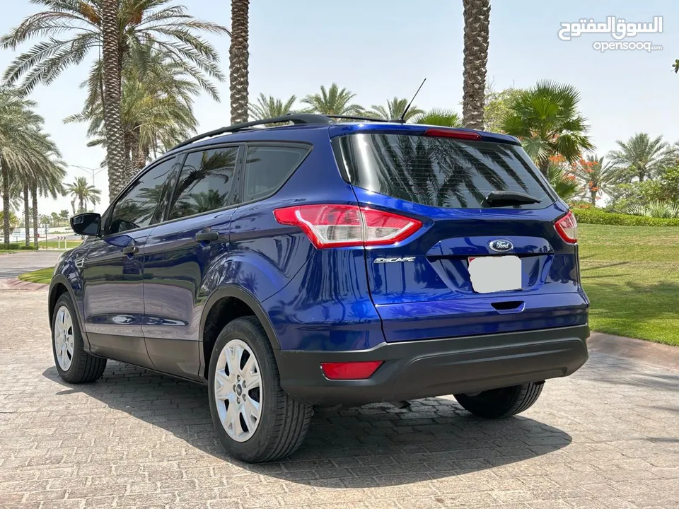 Ford escape SE gcc Perfect for the daily use