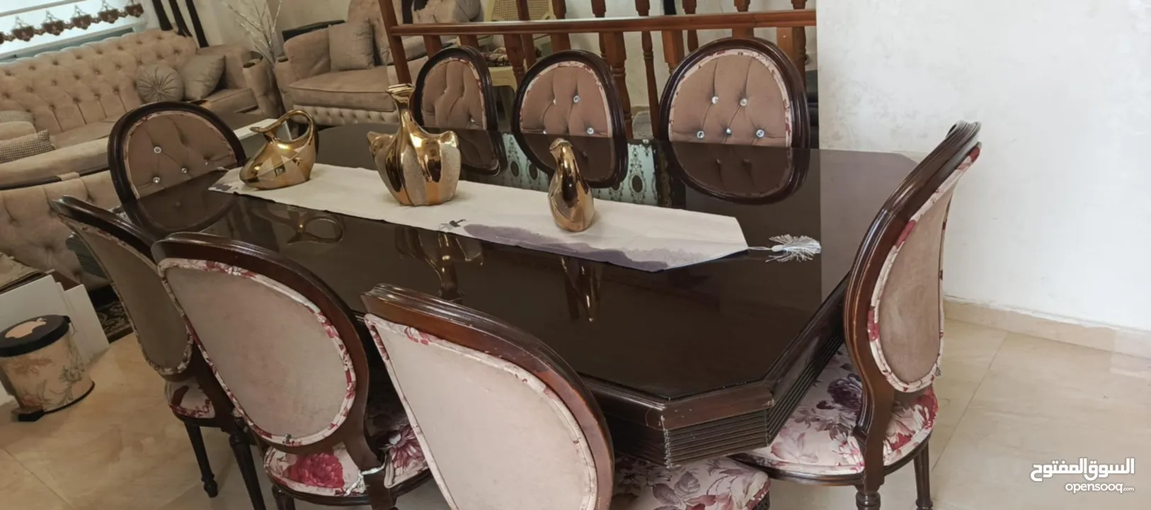 طاولة طعام فاخرة مع 8 كراسي - خشب زان وتصميم كلاسيكي أنيق